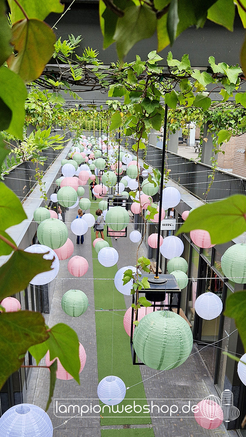 Lampionnen winkelpassage - Houtmarkt - Breda