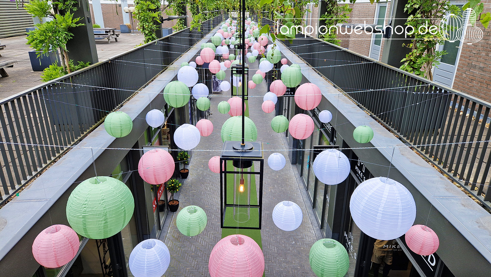 Lampionnen winkelpassage - Houtmarkt - Breda