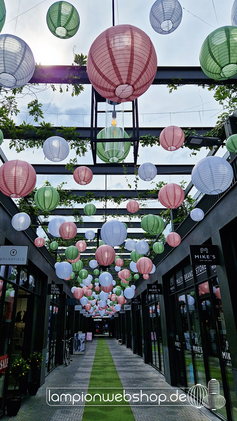 Lampionnen winkelpassage - Houtmarkt - Breda